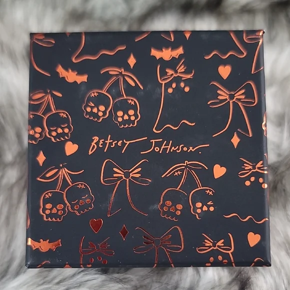 Betsey Johnson Emerald Ghost Earrings with Black Hat - Picture 8 of 8